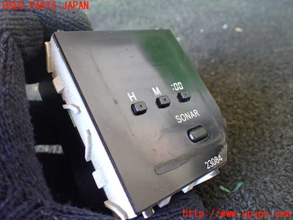5UPJ-19467850]ハイエースワゴン100系(RZH101G)時計 中古_m0002.jpg