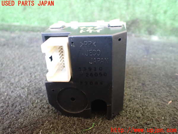 5UPJ-19467850]ハイエースワゴン100系(RZH101G)時計 中古_m0003.jpg