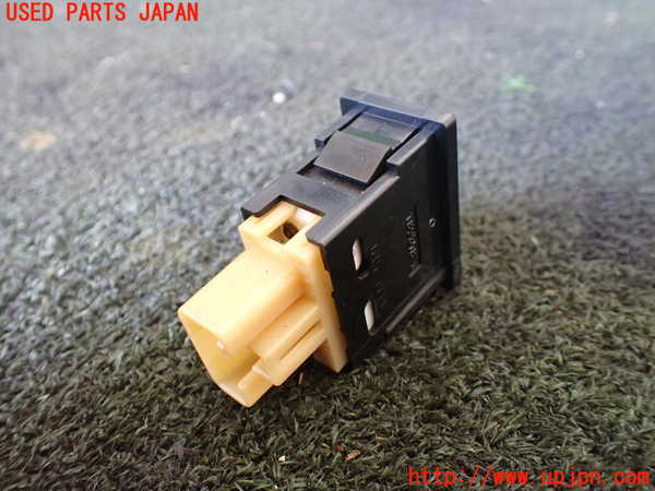 5UPJ-19466309]ハイエースワゴン100系(RZH101G)スイッチ4 (バックドアカーテン開閉) 中古_m0002.jpg