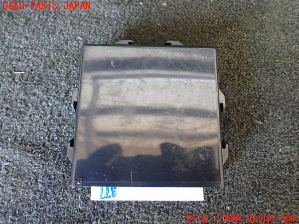 5UPJ-19466125]ハイエースワゴン100系(RZH101G)ABSコンピューター 中古_m0003.jpg