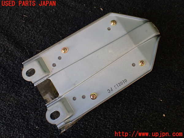 5UPJ-19466145]ハイエースワゴン100系(RZH101G)エアバッグコンピューター 中古_m0003.jpg