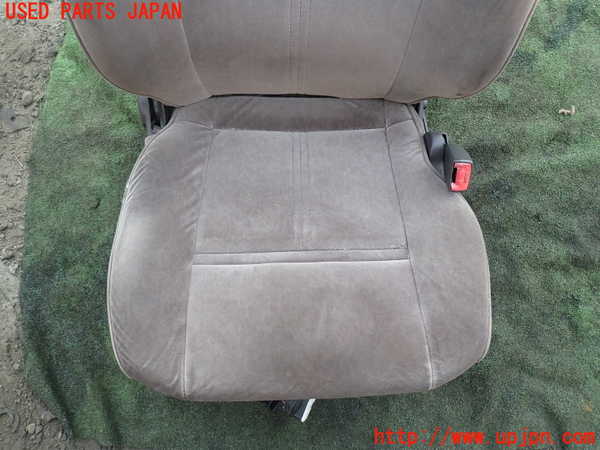5UPJ-19467035]ハイエースワゴン100系(RZH101G)運転席シート 中古_m0003.jpg