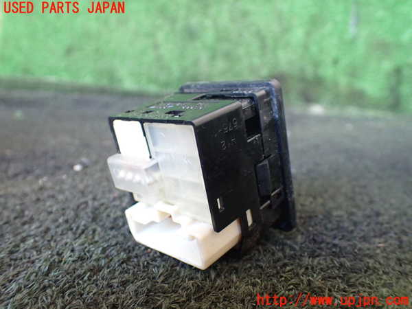 5UPJ-19466280]ハイエースワゴン100系(RZH101G)ミラースイッチ 中古_m0003.jpg