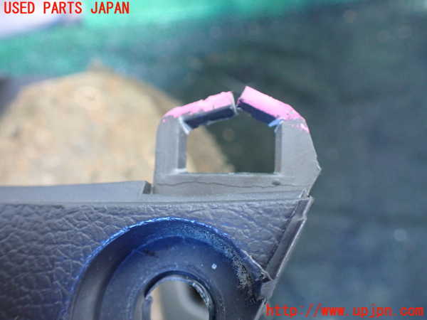 5UPJ-19467549]ハイエースワゴン100系(RZH101G)コンソール 中古_m0004.jpg