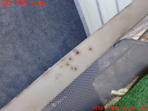 5UPJ-19467655]ハイエースワゴン100系(RZH101G)右フロントピラートリム 中古_m0003.jpg