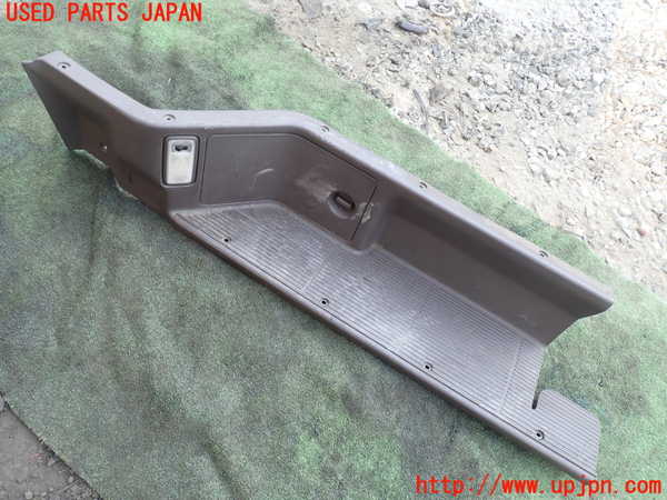 5UPJ-19467740]ハイエースワゴン100系(RZH101G)スカッフプレート 中古_m0001.jpg