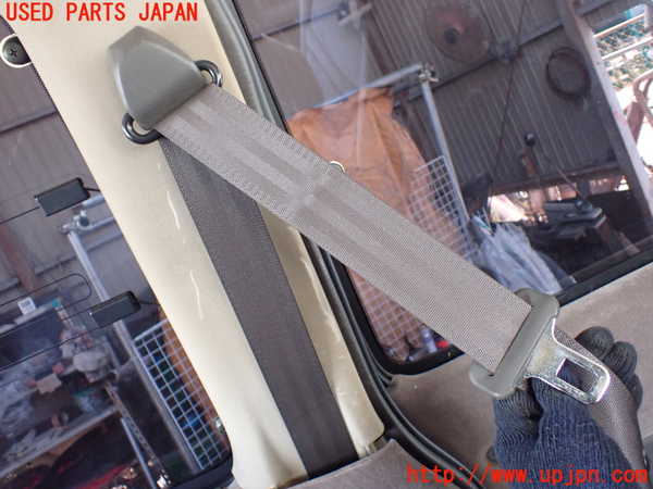 5UPJ-19467185]ハイエースワゴン100系(RZH101G)左2列目シートベルト 中古_m0001.jpg