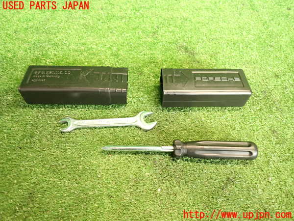 2UPJ-19497805]ポルシェ・パナメーラ(970M46)車載工具 中古_m0002.jpg