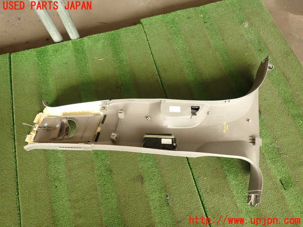 2UPJ-19497665]ポルシェ・パナメーラ(970M46)右センターピラートリム 中古_m0003.jpg