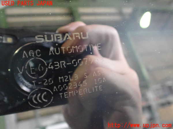 5UPJ-19511382]レヴォーグ(VN5)左クォーターガラス ジャンク AGC M2L3 43R-007953_m0003.jpg