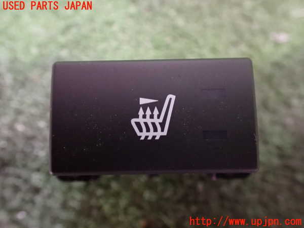 5UPJ-19516311]レヴォーグ(VN5)スイッチ6(シートヒーター運転席側) 中古_m0001.jpg