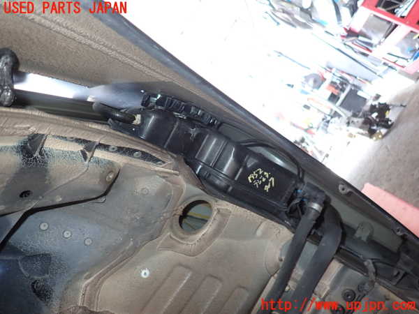 2UPJ-19522410]BMW M5(FV44M)(F10)ラジエータータンク 中古_m0002.jpg