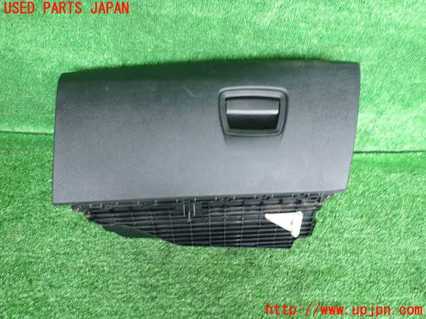 5UPJ-19527516]BMW M5(FV44M)(F10)グローブボックス1 中古_m0001.jpg