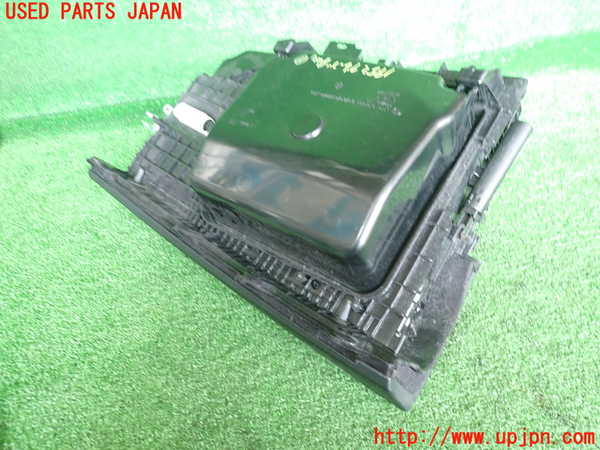 5UPJ-19527516]BMW M5(FV44M)(F10)グローブボックス1 中古_m0002.jpg