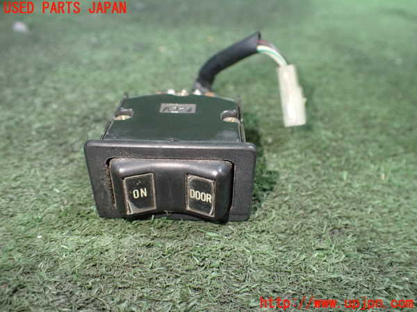 5UPJ-19546306]カプチーノ(EA11R(改))スイッチ1 (ON・DOOR) 中古_m0001.jpg