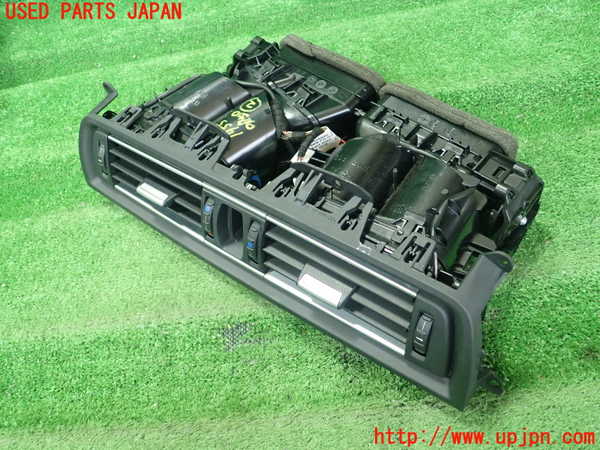 1UPJ-19557527]BMW アクティブハイブリッド5 F10(AH5)(FZ35)エアコン吹き出し口2 (真中) 中古_m0002.jpg
