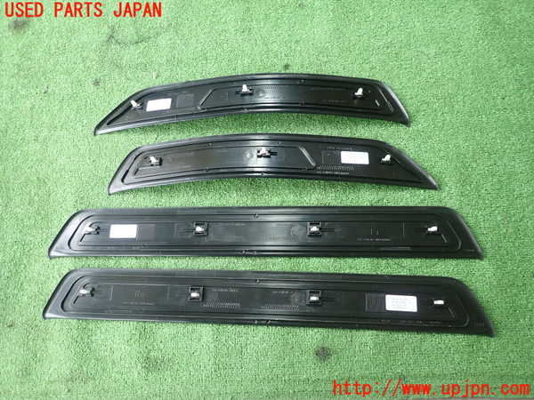 5UPJ-19557740]BMW アクティブハイブリッド5 F10(AH5)(FZ35)スカッフプレート 中古_m0002.jpg