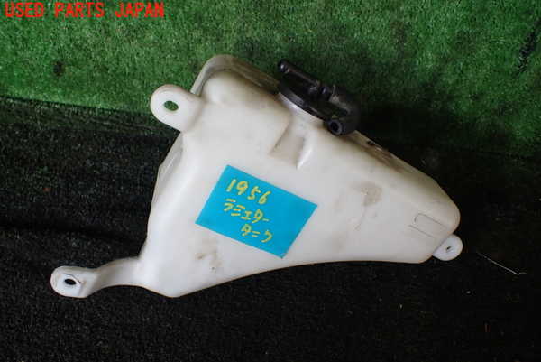 5UPJ-19562410]ハイラックスサーフ(TRN215W)ラジエータータンク 中古_m0001.jpg