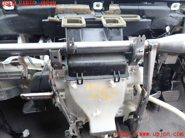 5UPJ-19566081]ハイラックスサーフ(TRN215W)エバポレーター1 中古_m0001.jpg