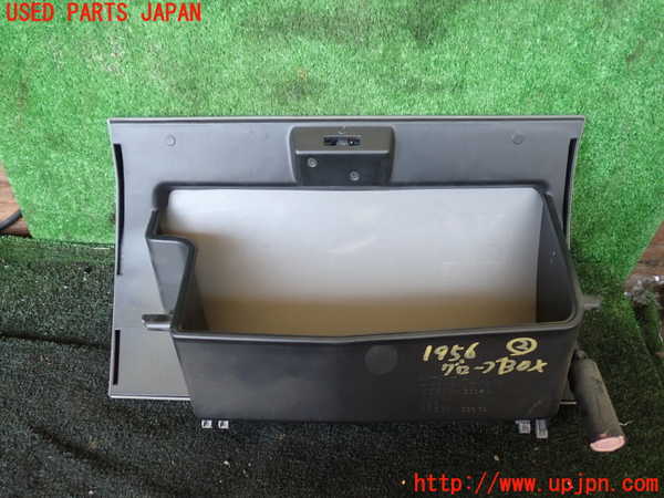5UPJ-19567517]ハイラックスサーフ(TRN215W)グローブボックス2 中古_m0004.jpg