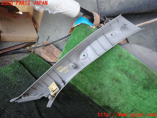 5UPJ-19567660]ハイラックスサーフ(TRN215W)左フロントピラートリム 中古_m0004.jpg