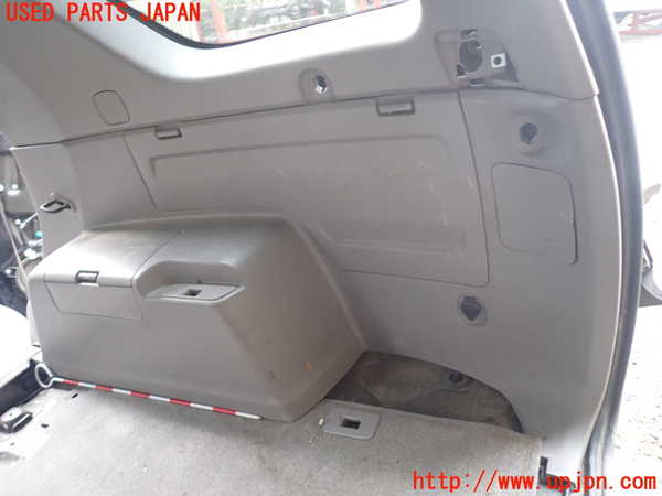 5UPJ-19567675]ハイラックスサーフ(TRN215W)右リアピラートリム 中古_m0003.jpg