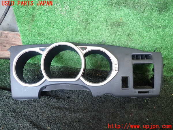 5UPJ-19567510]ハイラックスサーフ(TRN215W)メーターフード 中古_m0001.jpg
