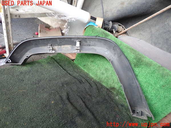 5UPJ-19571440]ランクル70系(GRJ76K)右前オーバーフェンダー 【ジャンク】_m0004.jpg