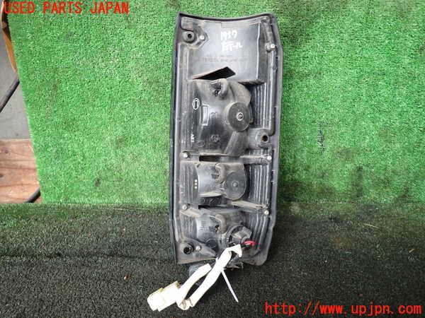 5UPJ-19571536]ランクル70系(GRJ76K)左テールランプ 中古_m0002.jpg