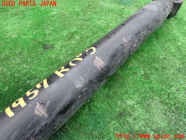 5UPJ-19573410]ランクル70系(GRJ76K)リアプロペラシャフト 【ジャンク】_m0003.jpg