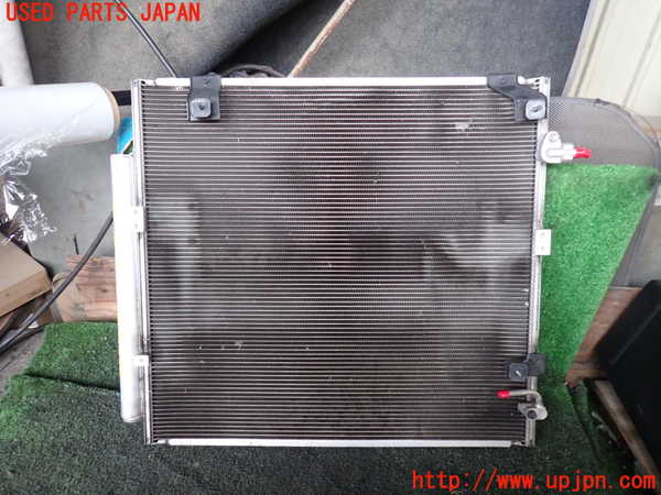 5UPJ-19576031]ランクル70系(GRJ76K)エアコンコンデンサー1 中古_m0001.jpg