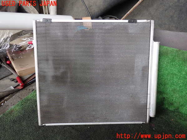 5UPJ-19576031]ランクル70系(GRJ76K)エアコンコンデンサー1 中古_m0003.jpg