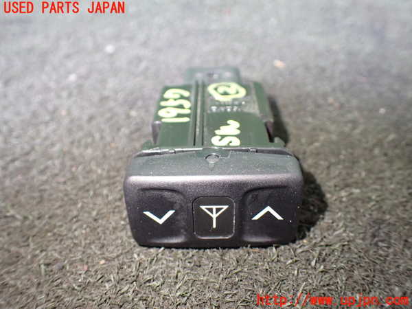 5UPJ-19576307]ランクル70系(GRJ76K)スイッチ2 (オートアンテナ) 中古_m0001.jpg