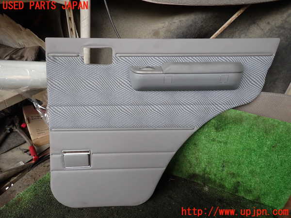 1UPJ-19571294]ランクル70系(GRJ76K)右後ドア内張り 中古_m0001.jpg