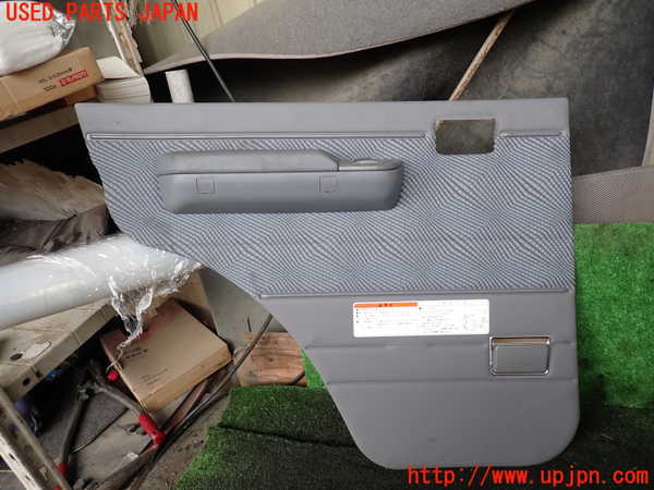 1UPJ-19571324]ランクル70系(GRJ76K)左後ドア内張り 中古_m0001.jpg