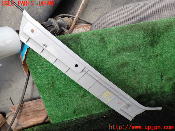 5UPJ-19577660]ランクル70系(GRJ76K)左フロントピラートリム 中古_m0003.jpg