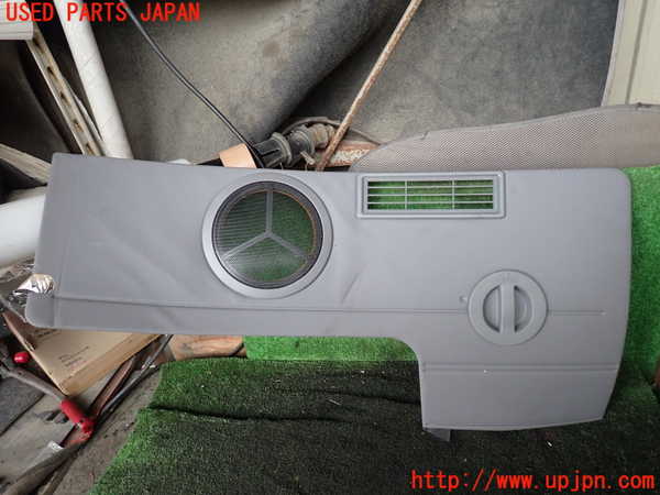 5UPJ-19577675]ランクル70系(GRJ76K)右リアピラートリム 【ジャンク】_m0001.jpg