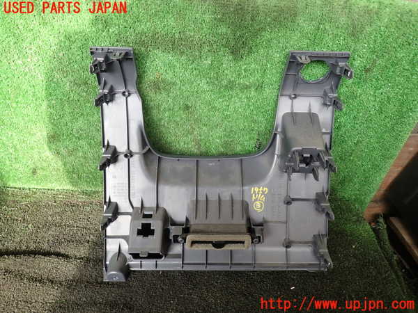 5UPJ-19577693]ランクル70系(GRJ76K)内装トリム類3 中古_m0002.jpg