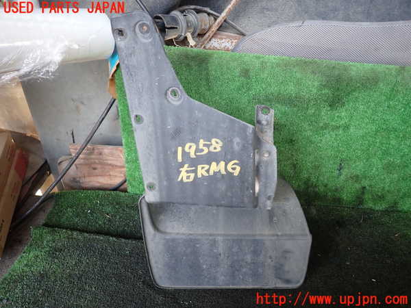 5UPJ-19581454]ランクル100系(UZJ100W)右リアマッドガード(泥除け) 中古_m0001.jpg