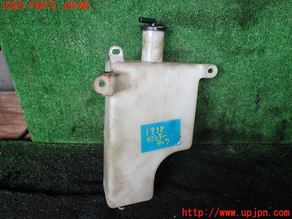 5UPJ-19582410]ランクル100系(UZJ100W)ラジエータータンク 中古_m0001.jpg
