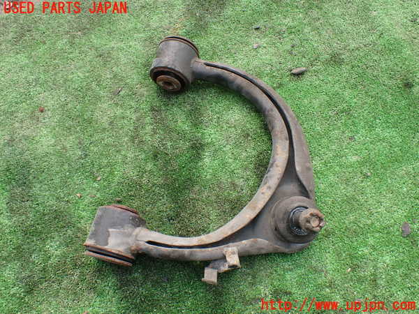 5UPJ-19585136]ランクル100系(UZJ100W)左フロントアッパーアーム1 中古_m0002.jpg