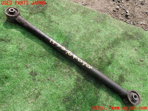 5UPJ-19585200]ランクル100系(UZJ100W)右リアロアアーム1 【ジャンク】_m0001.jpg