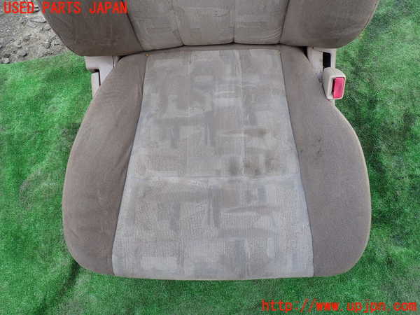 5UPJ-19587035]ランクル100系(UZJ100W)運転席シート 中古_m0003.jpg