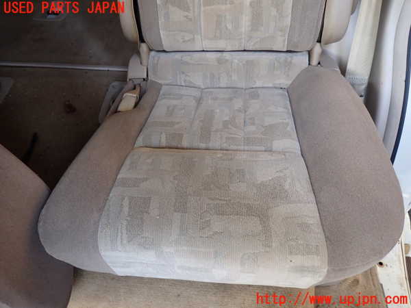 5UPJ-19587175]ランクル100系(UZJ100W)左2列目シート 中古_m0003.jpg