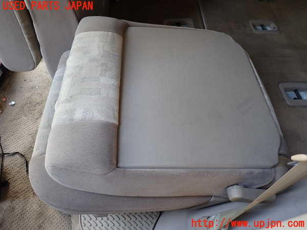 5UPJ-19587175]ランクル100系(UZJ100W)左2列目シート 中古_m0004.jpg