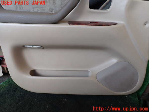 5UPJ-19581264]ランクル100系(UZJ100W)左前ドア内張り 中古_m0003.jpg