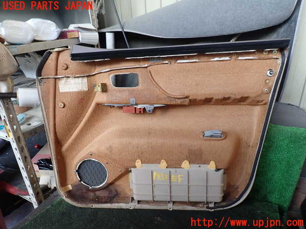5UPJ-19581264]ランクル100系(UZJ100W)左前ドア内張り 中古_m0004.jpg