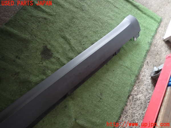 2UPJ-19601390]ポルシェ・マカン(J1H1)右サイドステップ 中古_m0002.jpg