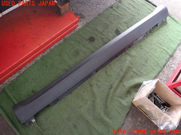 2UPJ-19601392]ポルシェ・マカン(J1H1)左サイドステップ 中古_m0001.jpg