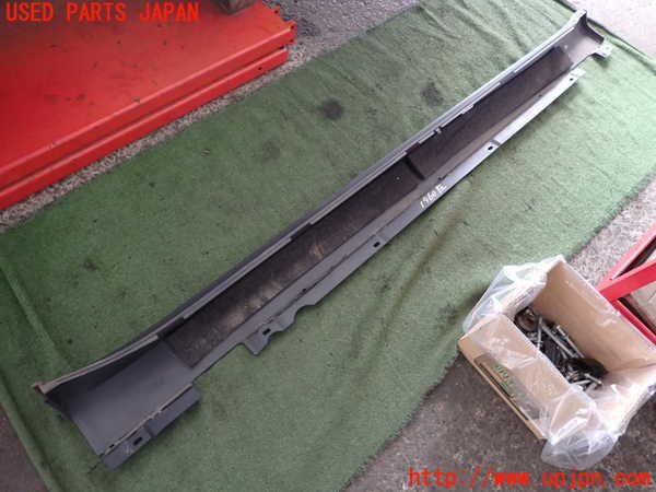 2UPJ-19601392]ポルシェ・マカン(J1H1)左サイドステップ 中古_m0005.jpg